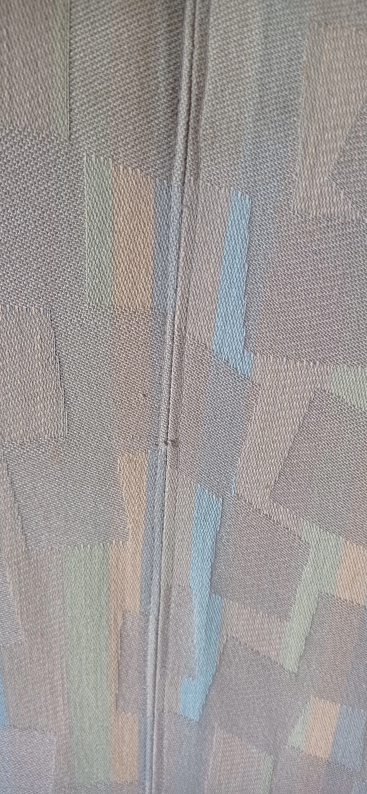 Poltrona Torsi in tessuto geometric di Paolo Deganello per Cassina 32