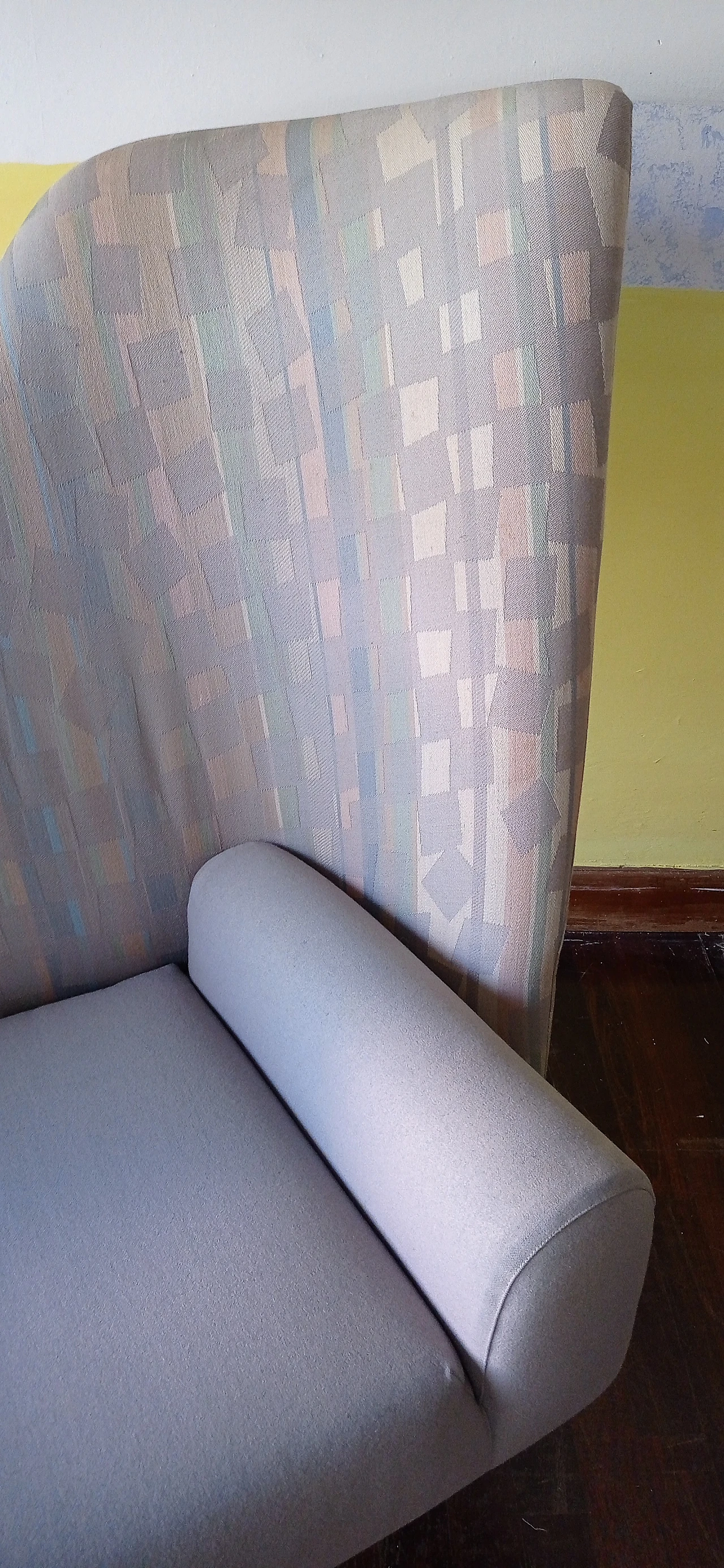 Poltrona Torsi in tessuto geometric di Paolo Deganello per Cassina 59