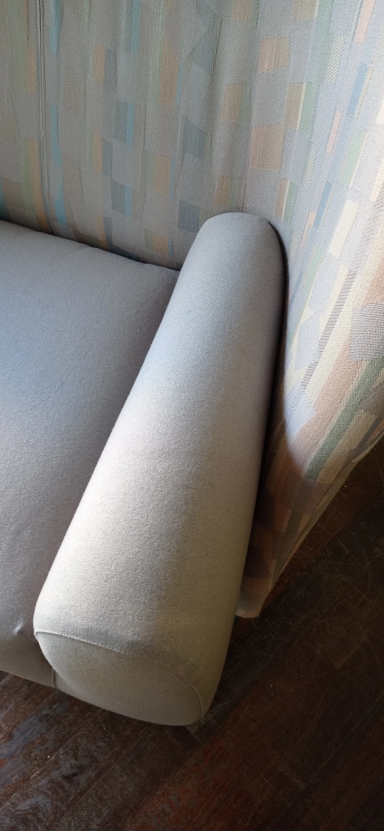 Poltrona Torsi in tessuto geometric di Paolo Deganello per Cassina 86