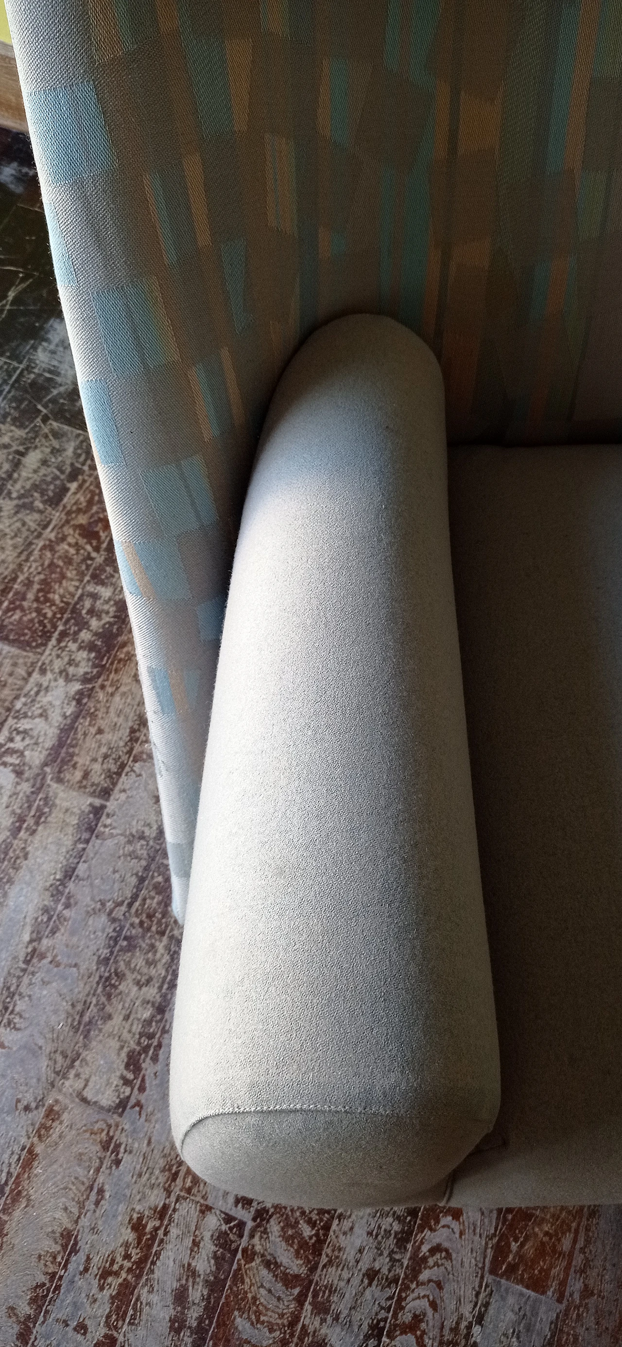 Poltrona Torsi in tessuto geometric di Paolo Deganello per Cassina 89