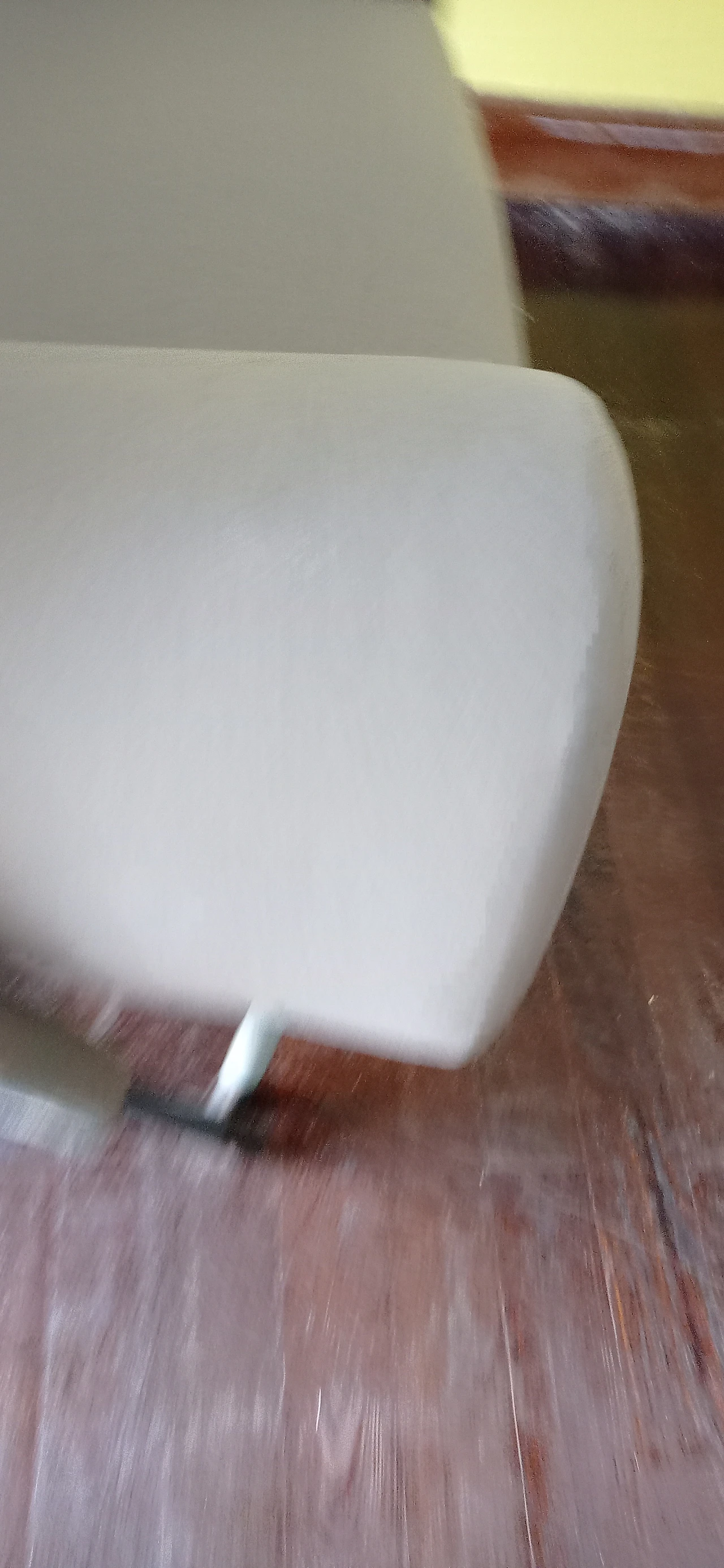 Poltrona Torsi in tessuto geometric di Paolo Deganello per Cassina 101