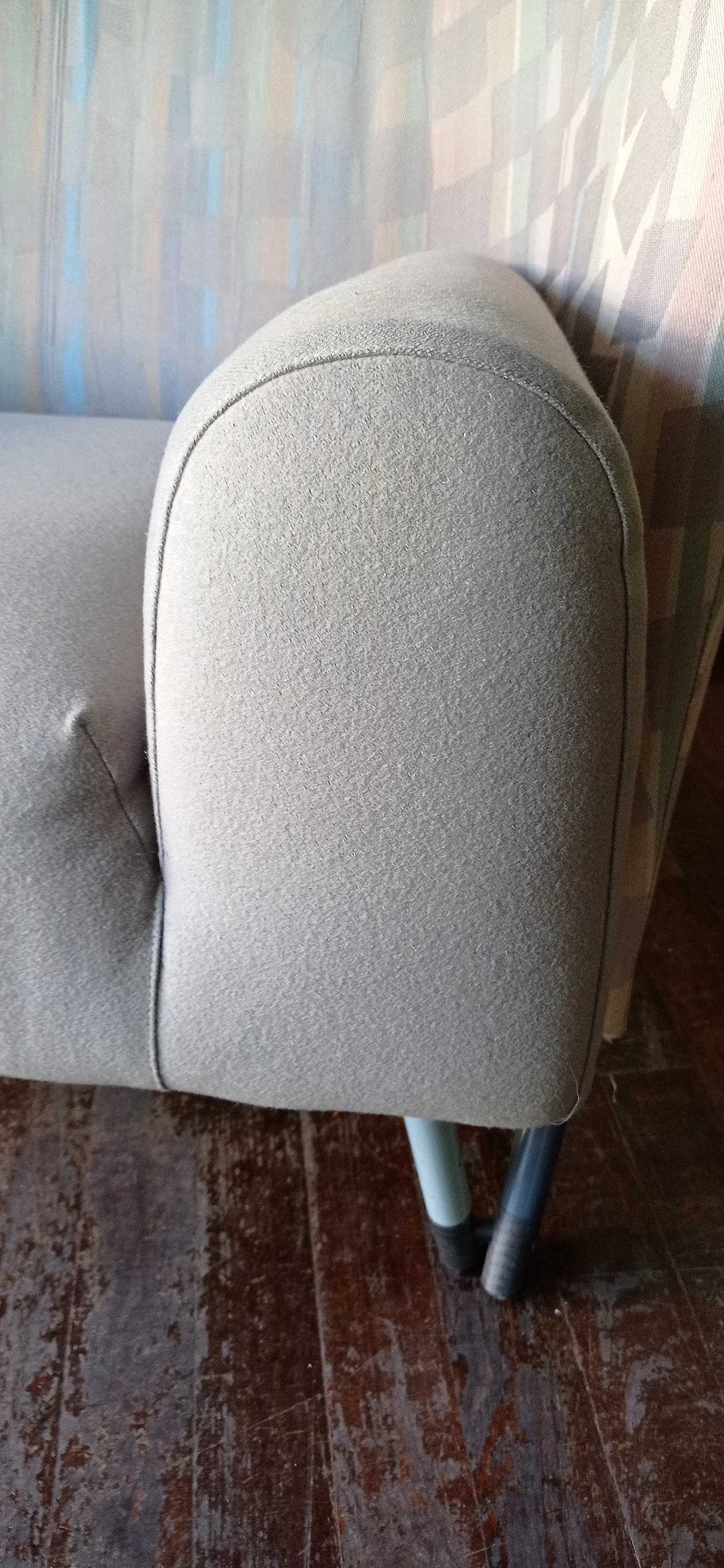 Poltrona Torsi in tessuto geometric di Paolo Deganello per Cassina 122