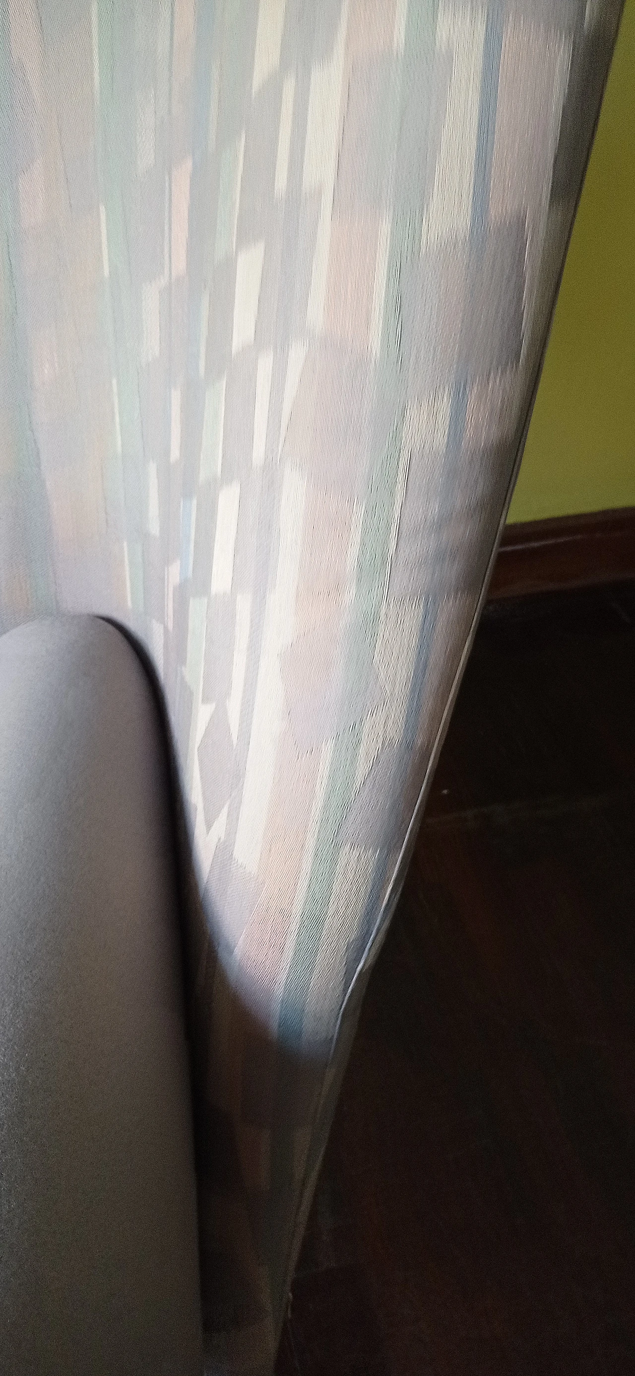 Poltrona Torsi in tessuto geometric di Paolo Deganello per Cassina 127