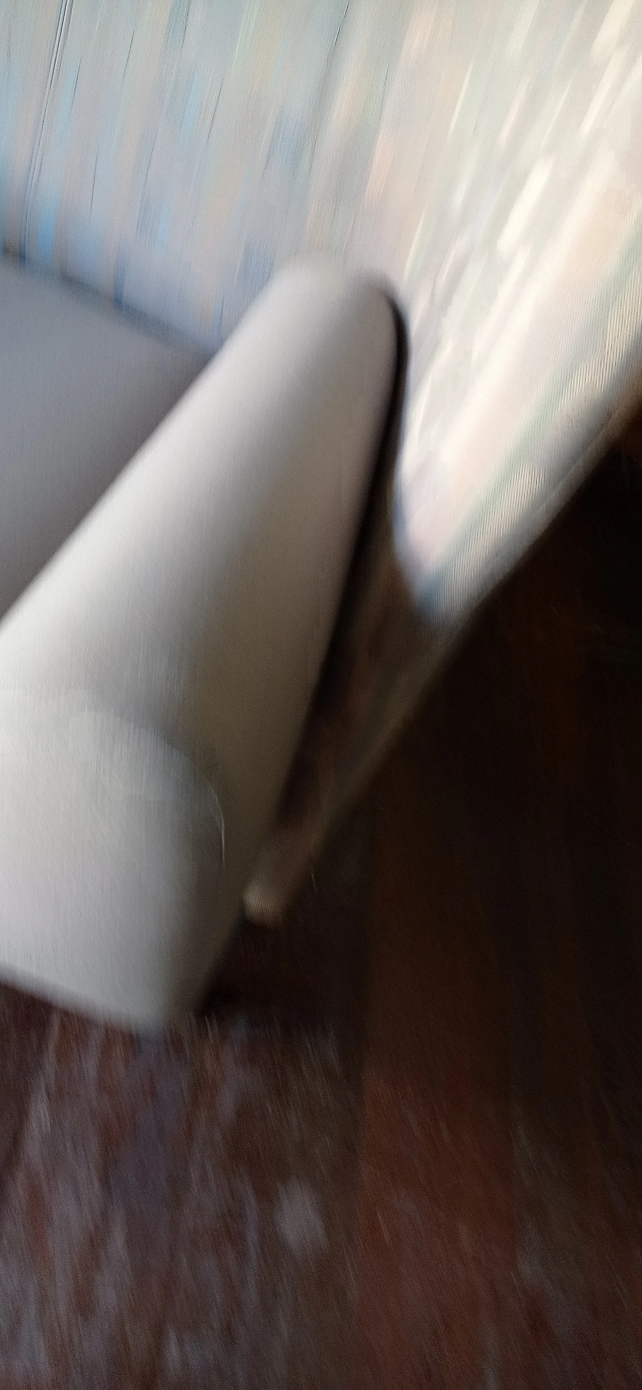 Poltrona Torsi in tessuto geometric di Paolo Deganello per Cassina 140