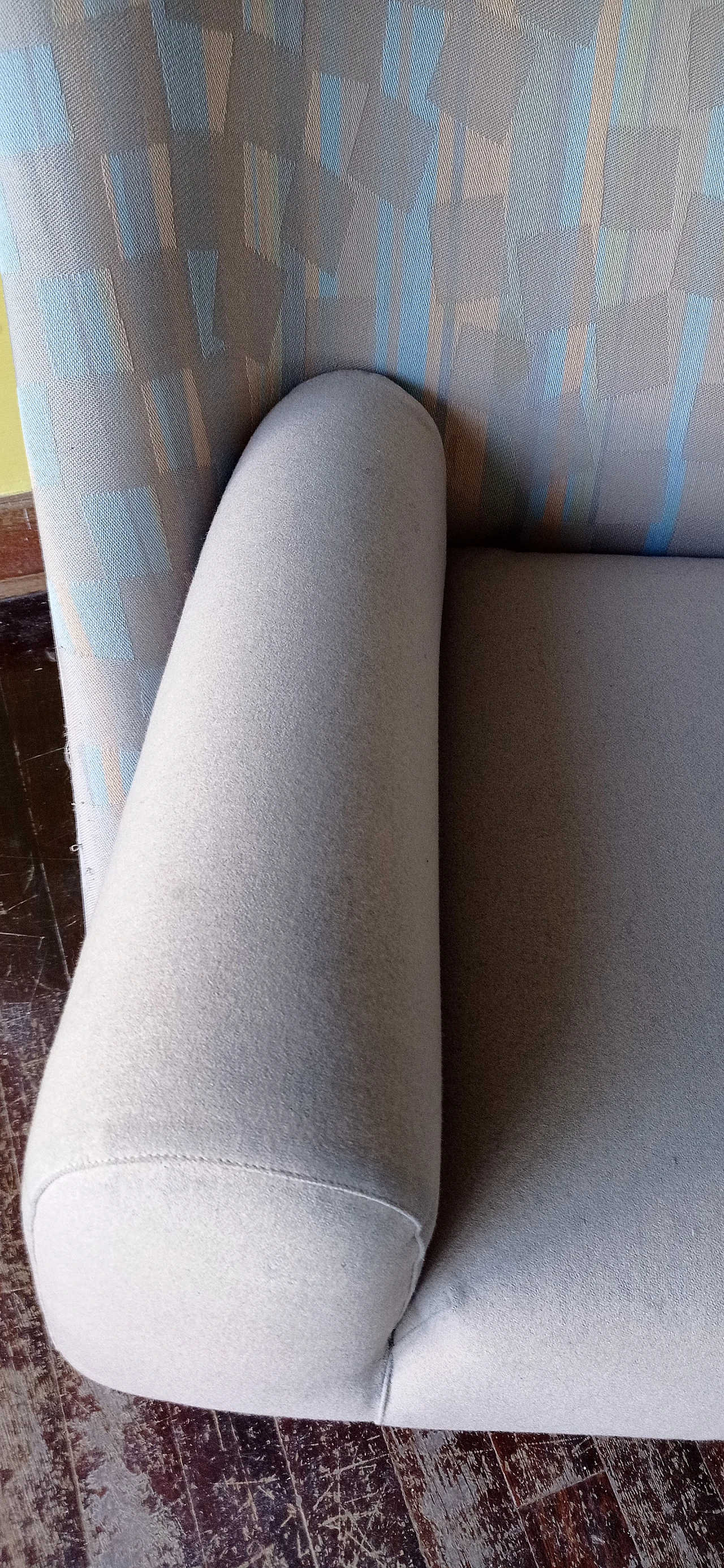 Poltrona Torsi in tessuto geometric di Paolo Deganello per Cassina 141