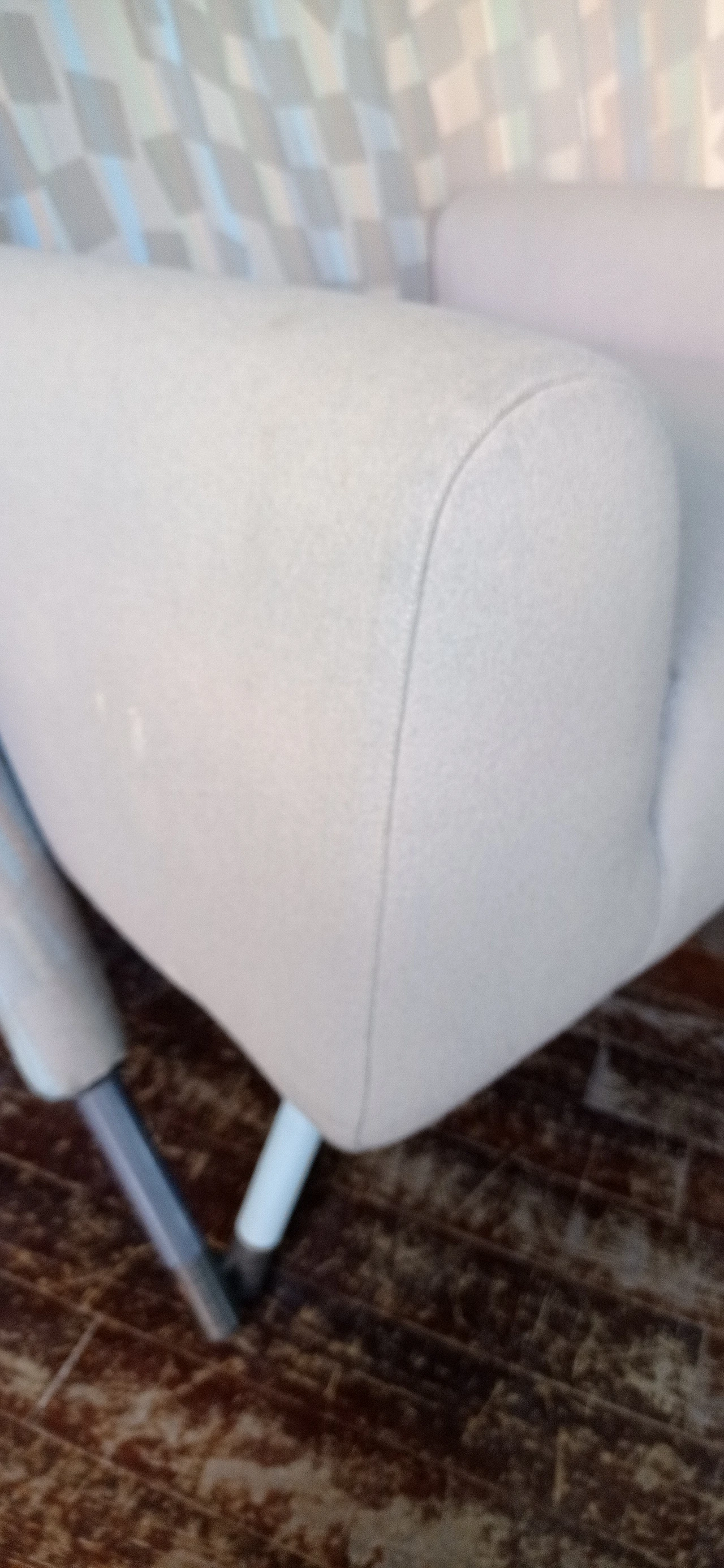 Poltrona Torsi in tessuto geometric di Paolo Deganello per Cassina 145