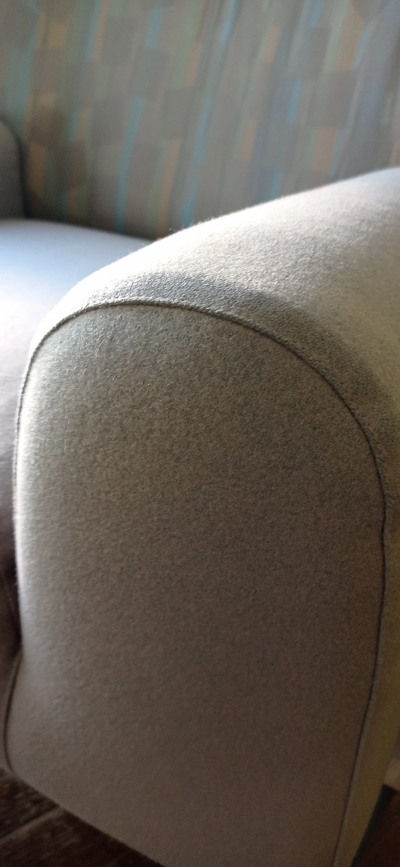 Poltrona Torsi in tessuto geometric di Paolo Deganello per Cassina 185