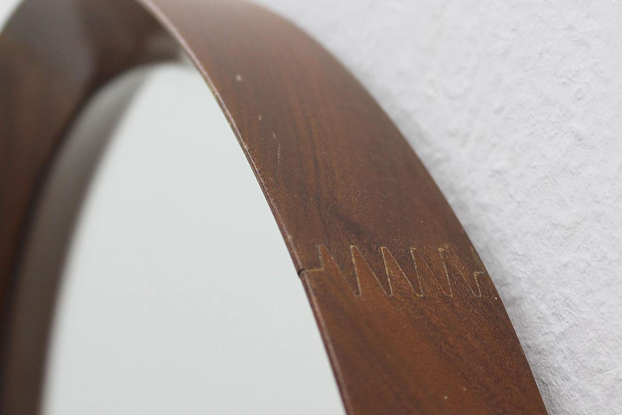 Specchio da parete rotondo con cornice in legno, anni '60 7