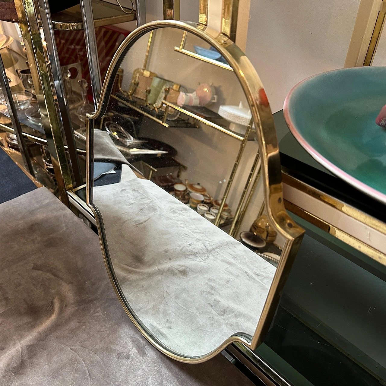 Shield wall mirror in brass in Gio Ponti style, 1950s 2