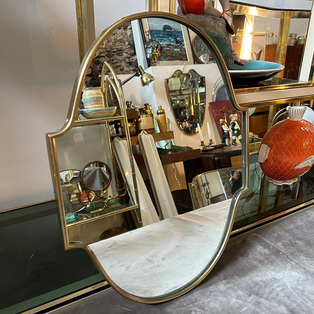 Shield wall mirror in brass in Gio Ponti style, 1950s 4