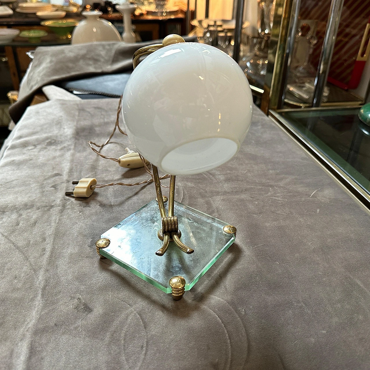 Lampada da tavolo in ottone e vetro in stile Fontana Arte, anni '50 7