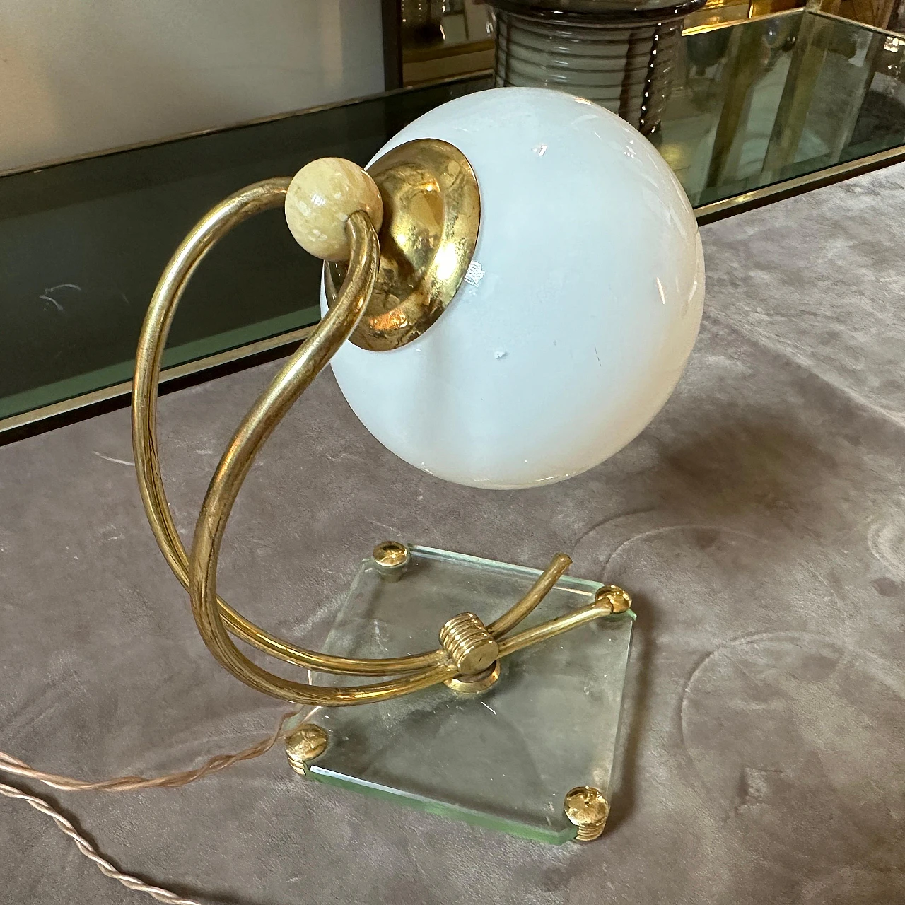 Lampada da tavolo in ottone e vetro in stile Fontana Arte, anni '50 9
