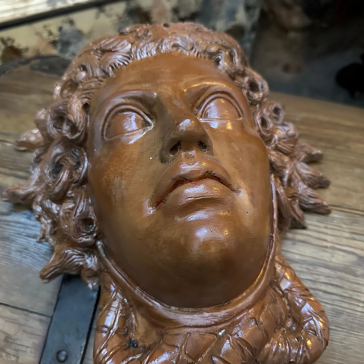 Testa di Medusa, scultura in terracotta, anni '30 10