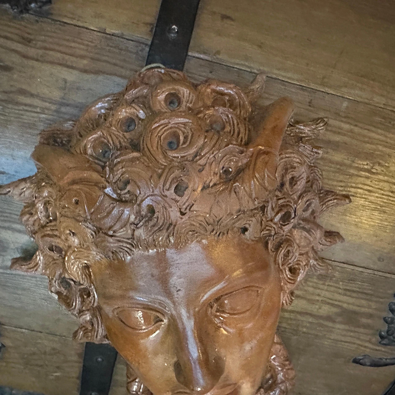 Testa di Medusa, scultura in terracotta, anni '30 12