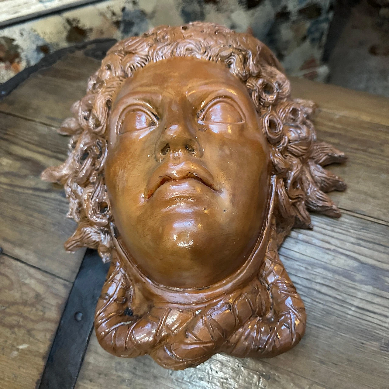Testa di Medusa, scultura in terracotta, anni '30 13