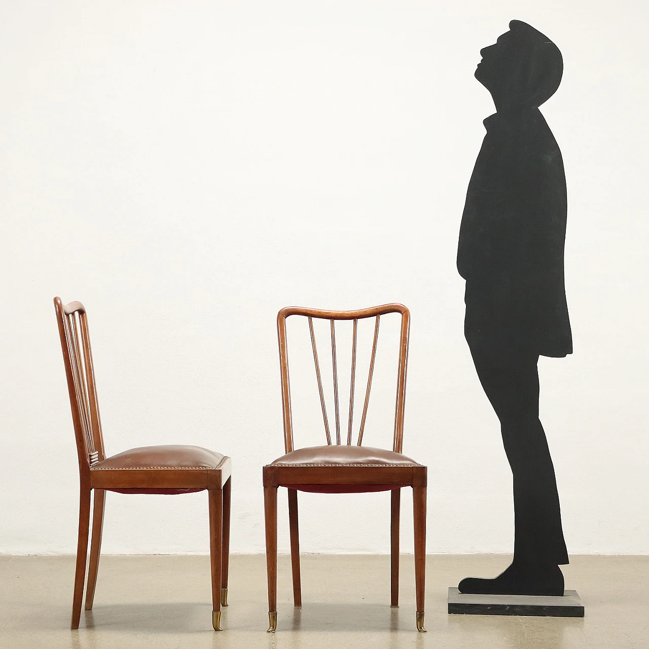 6 Sedie in legno con seduta in skai nello stile di Paolo Buffa, anni '50 2