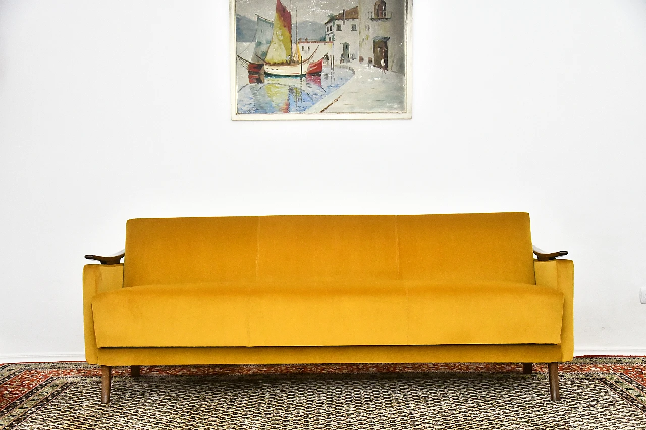 Divano letto in stile scandinavo in faggio e velluto giallo, anni '60 1