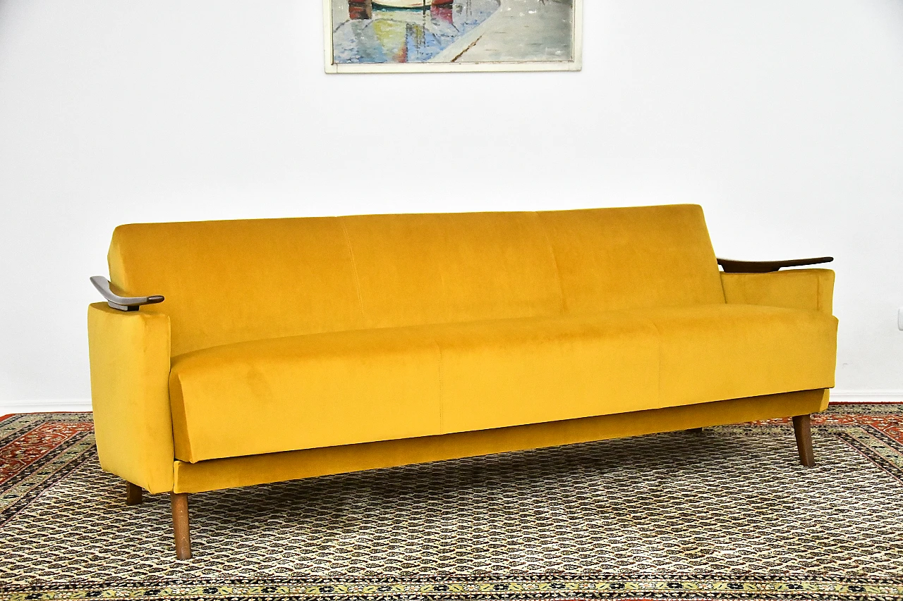 Divano letto in stile scandinavo in faggio e velluto giallo, anni '60 2