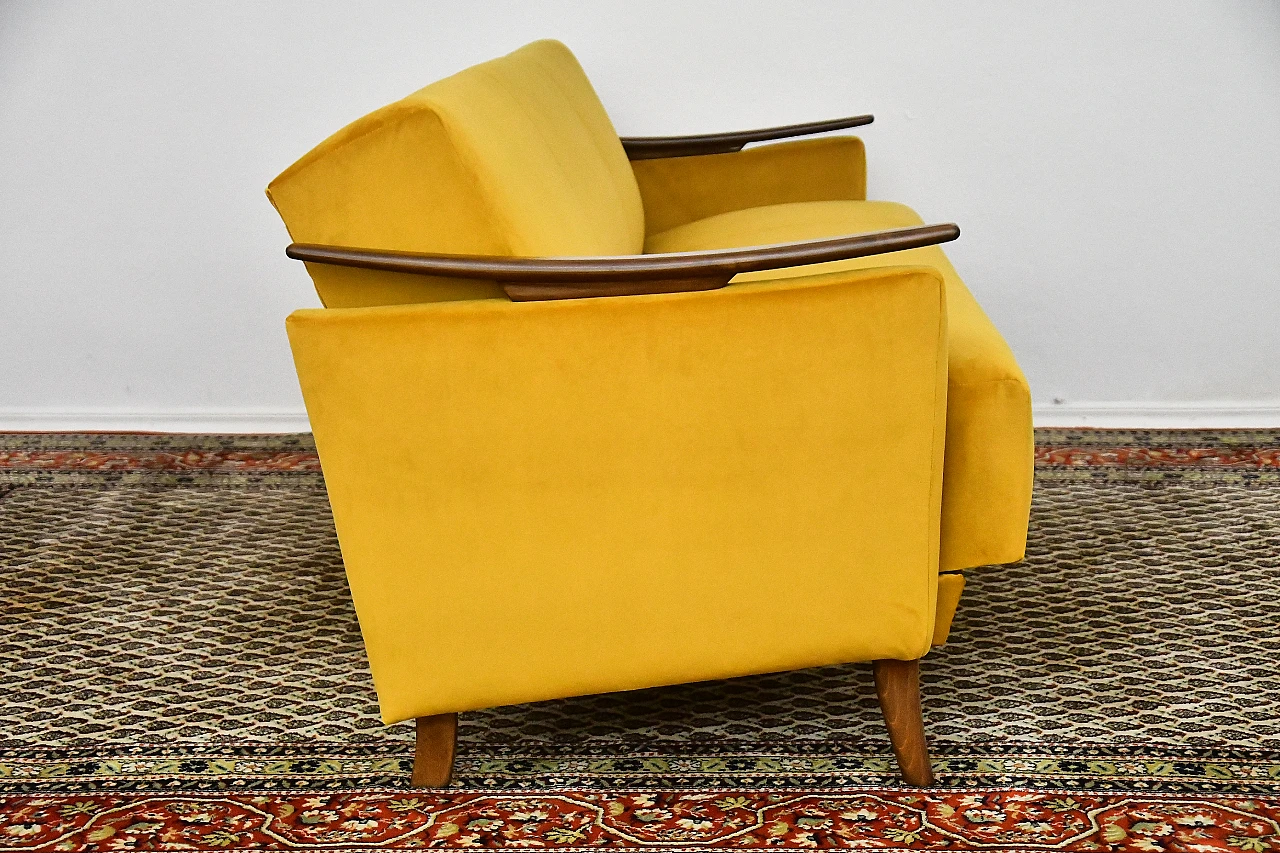 Divano letto in stile scandinavo in faggio e velluto giallo, anni '60 7