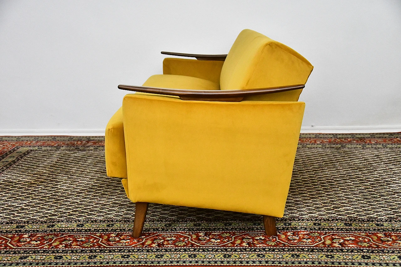 Divano letto in stile scandinavo in faggio e velluto giallo, anni '60 9