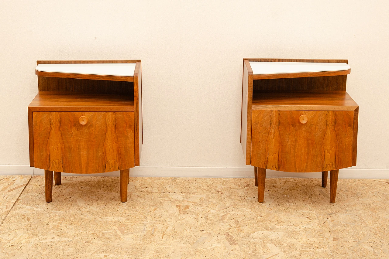 Coppia di comodini cecoslovacchi in faggio, anni '60 2
