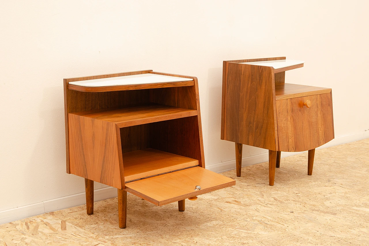 Coppia di comodini cecoslovacchi in faggio, anni '60 15