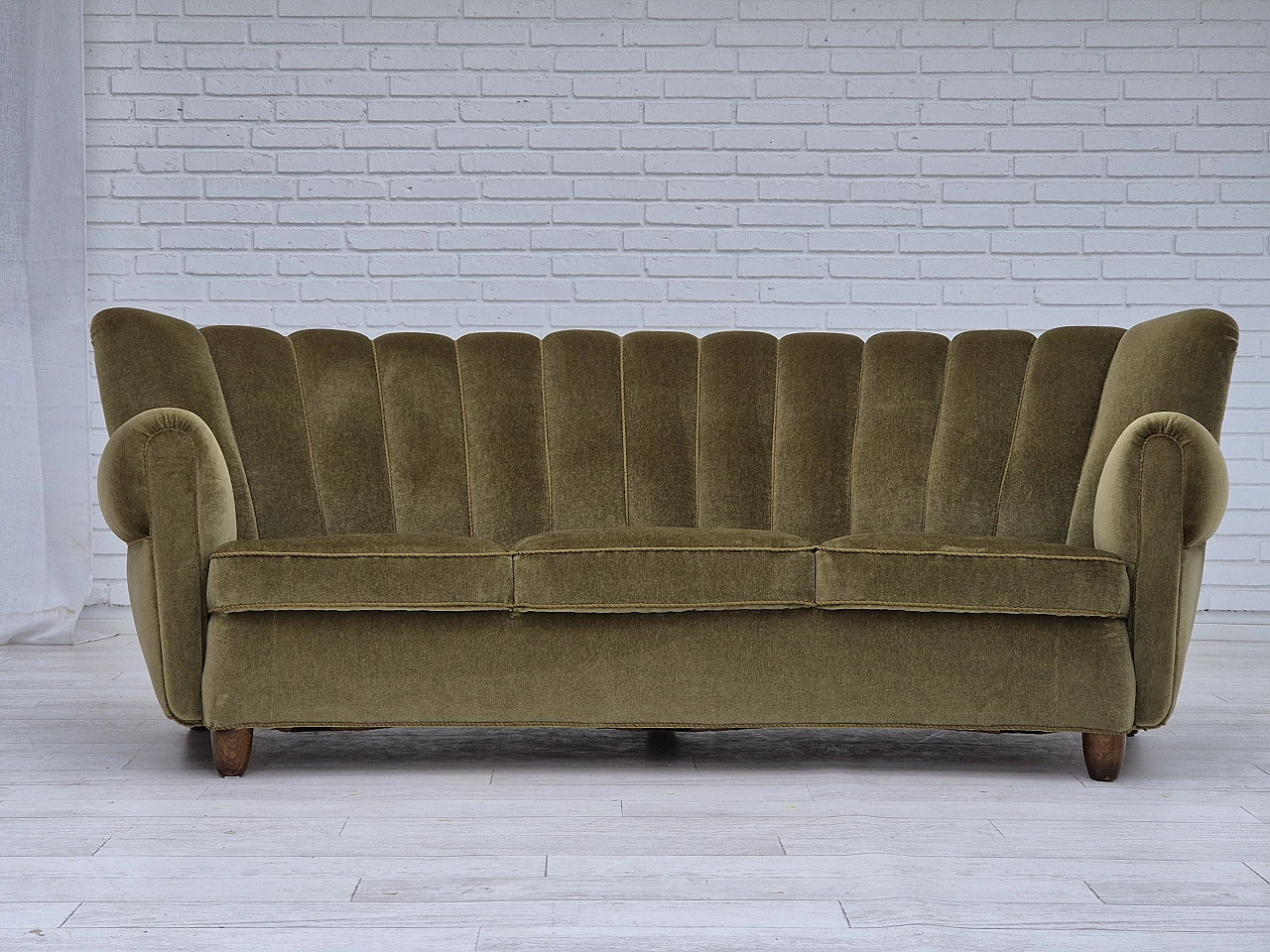 Danish three-seater Banana sofa by Central Møbler Odense, 1960s 2