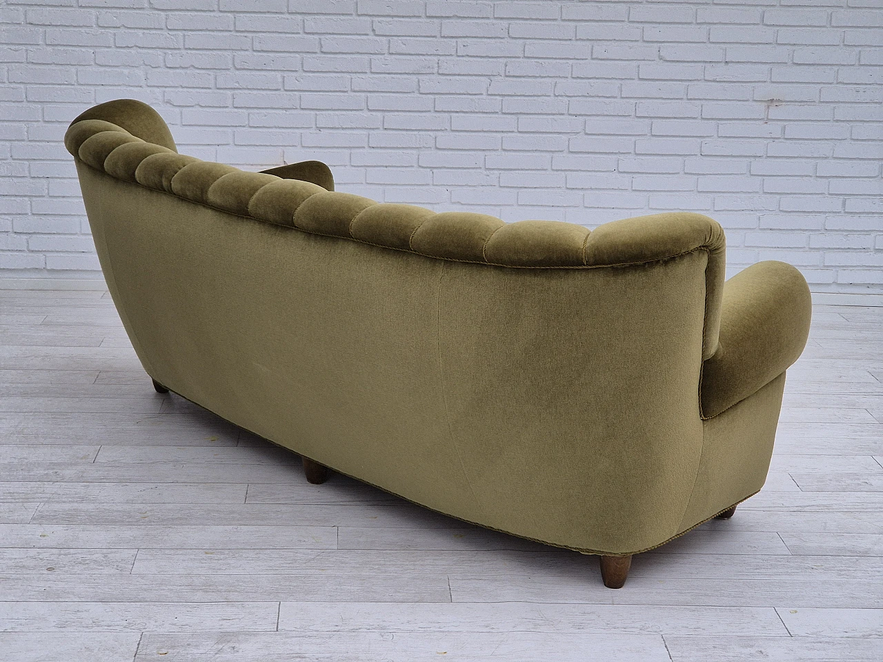 Danish three-seater Banana sofa by Central Møbler Odense, 1960s 4