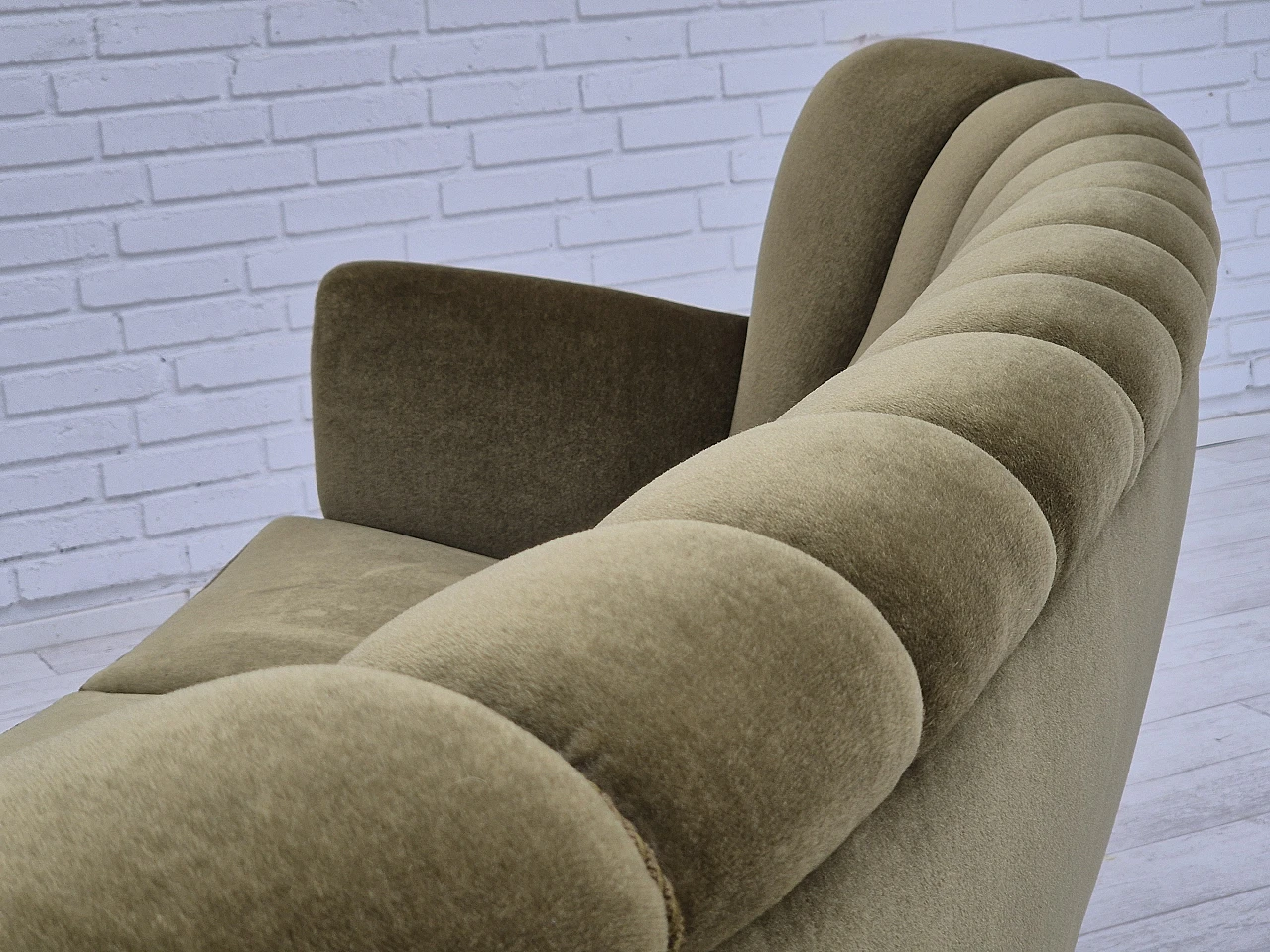 Danish three-seater Banana sofa by Central Møbler Odense, 1960s 6