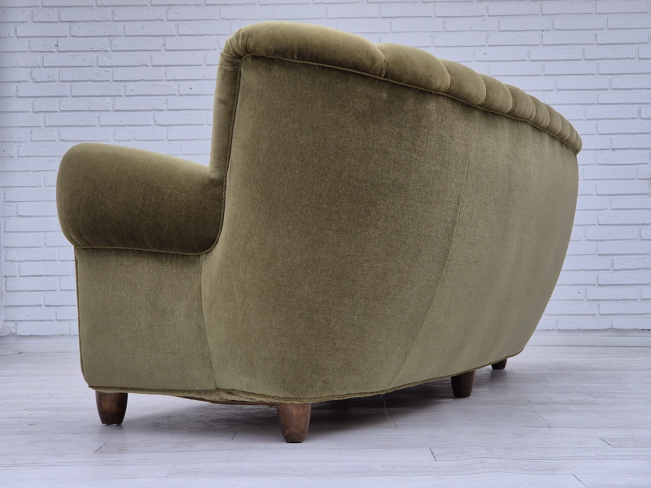 Danish three-seater Banana sofa by Central Møbler Odense, 1960s 7