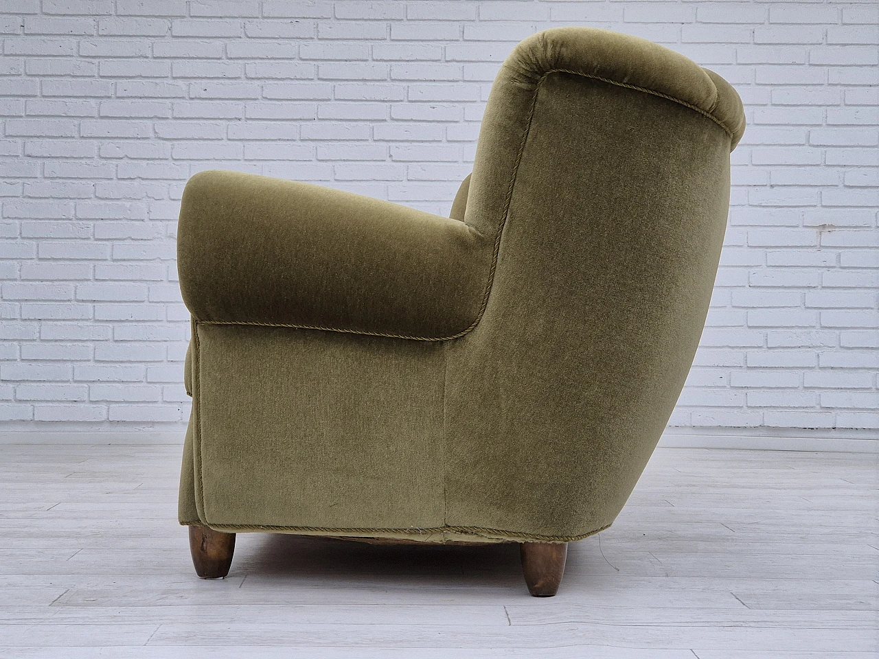 Danish three-seater Banana sofa by Central Møbler Odense, 1960s 8