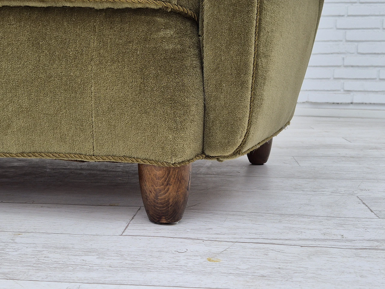 Danish three-seater Banana sofa by Central Møbler Odense, 1960s 11