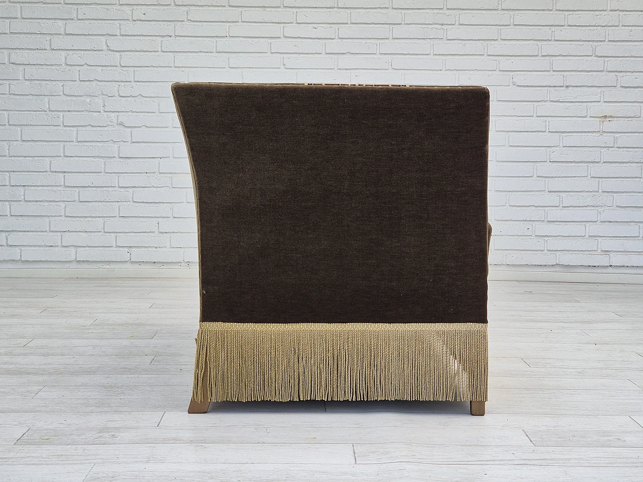 Danish two-seater sofa in green velvet and beech, 1970s 4