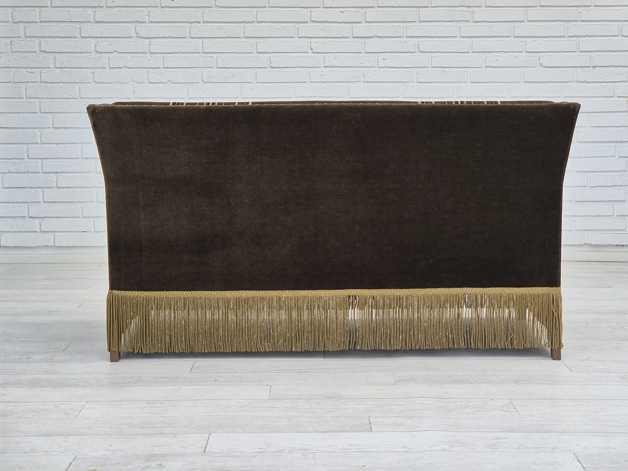 Danish two-seater sofa in green velvet and beech, 1970s 6