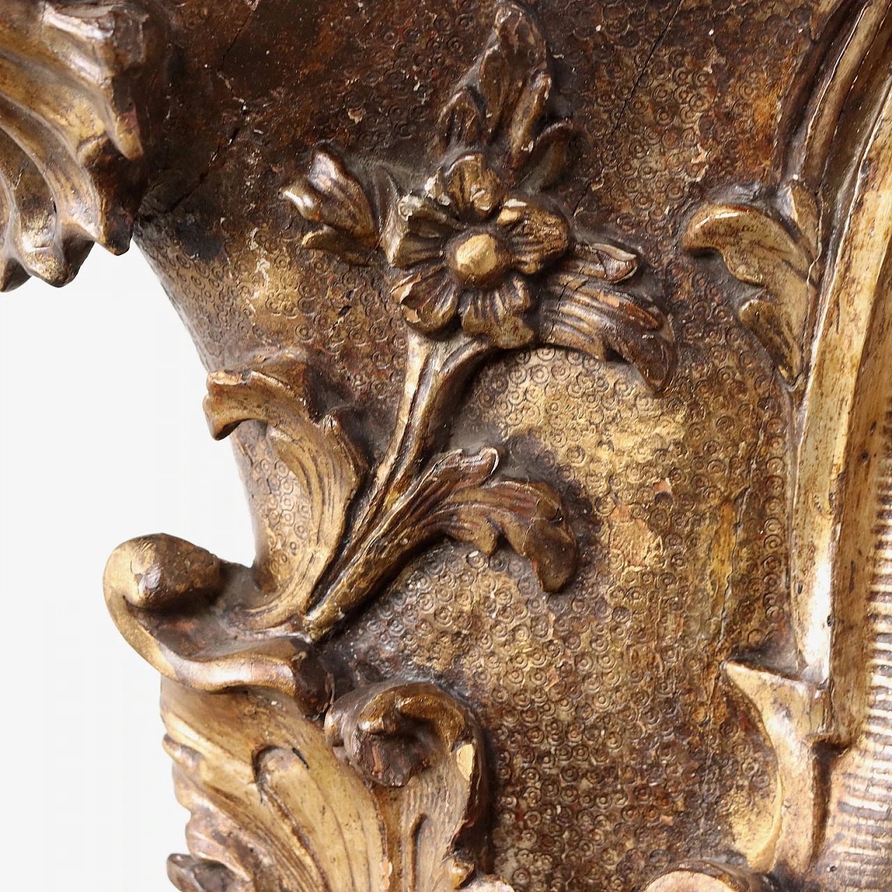 Rococo lacquered and gilded wood statue holder shelf, mid-18th century 7