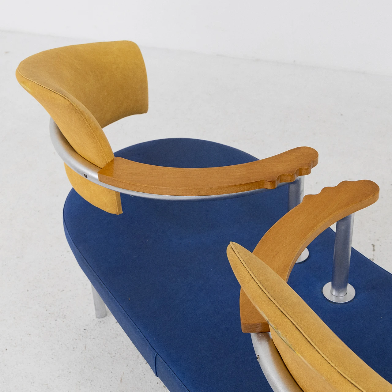 Divano in metallo, frassino e finta pelle gialla e blu, anni '80 12