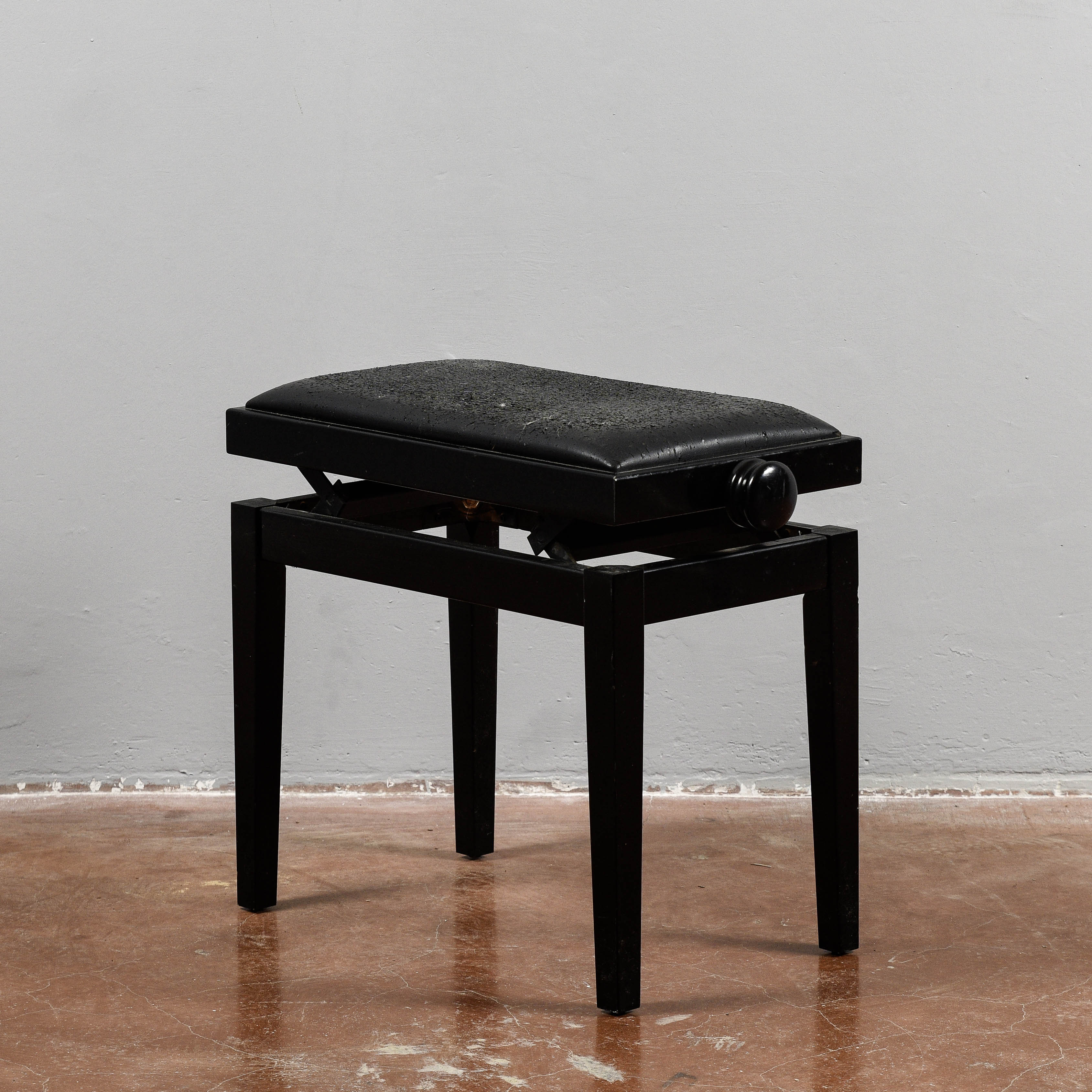 SGABELLO NERO PER PIANO