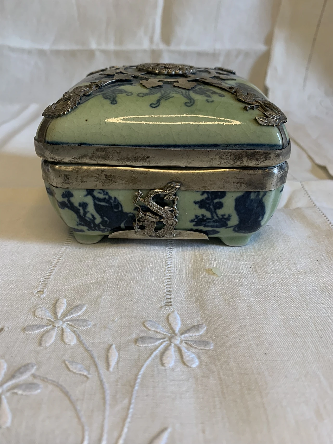 Celadon green porcelain ink box, 1920s 6