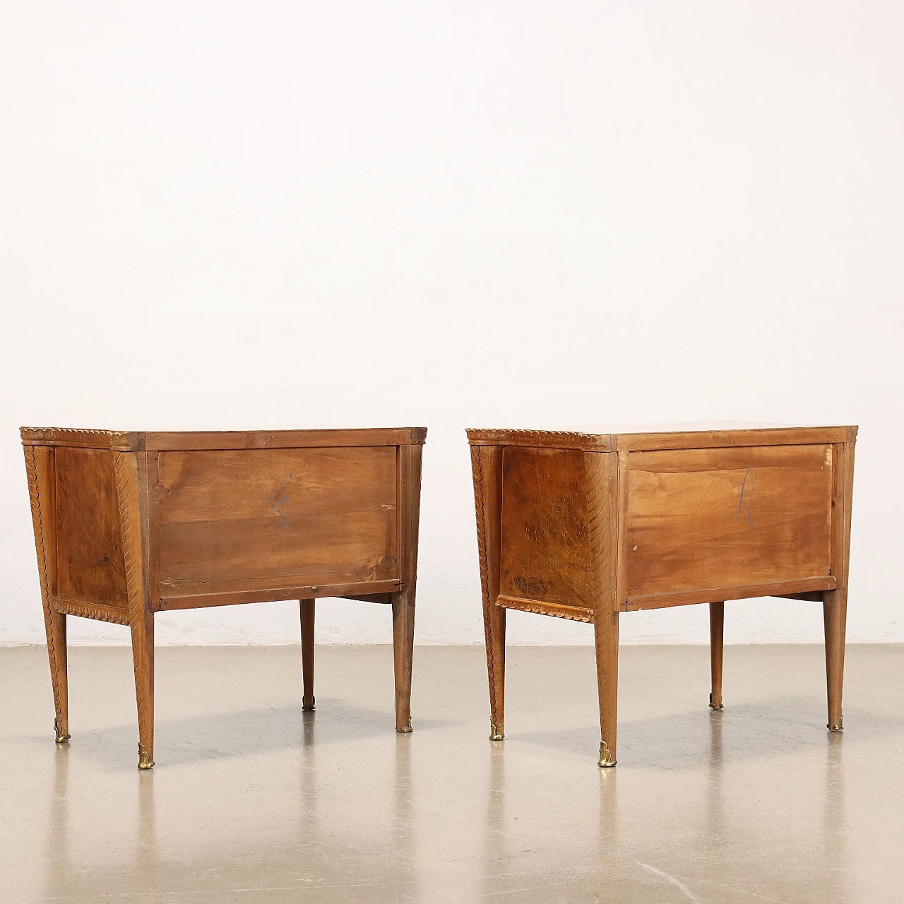 Pair of burl nightstands with hinged doors, 1950s 10