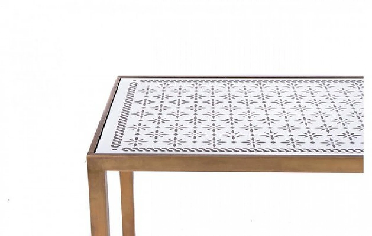 Tavolo in ottone con piano in specchio decorato, anni '60 4