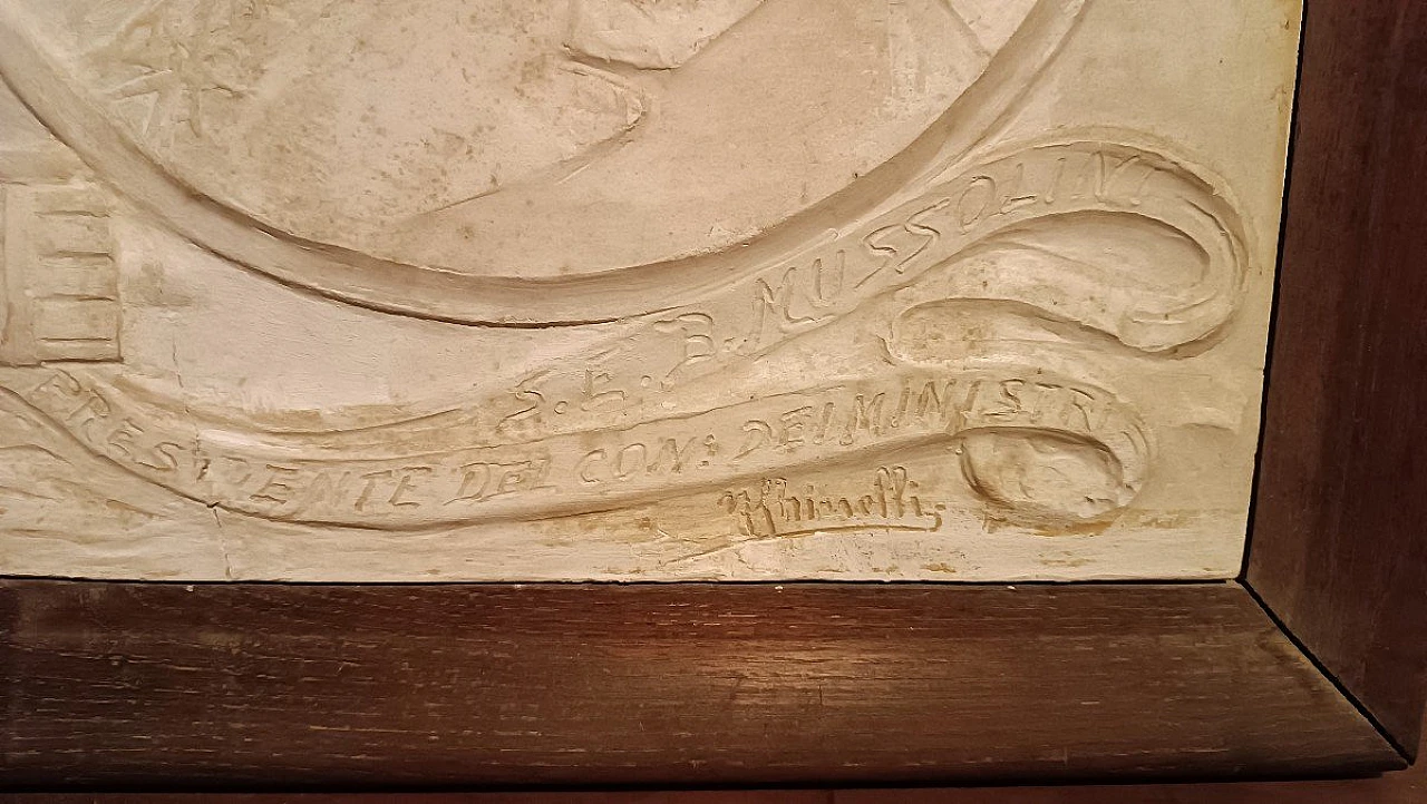 Bassorilievo in gesso di Vittorio Emanuele III e Mussolini, anni '20 9