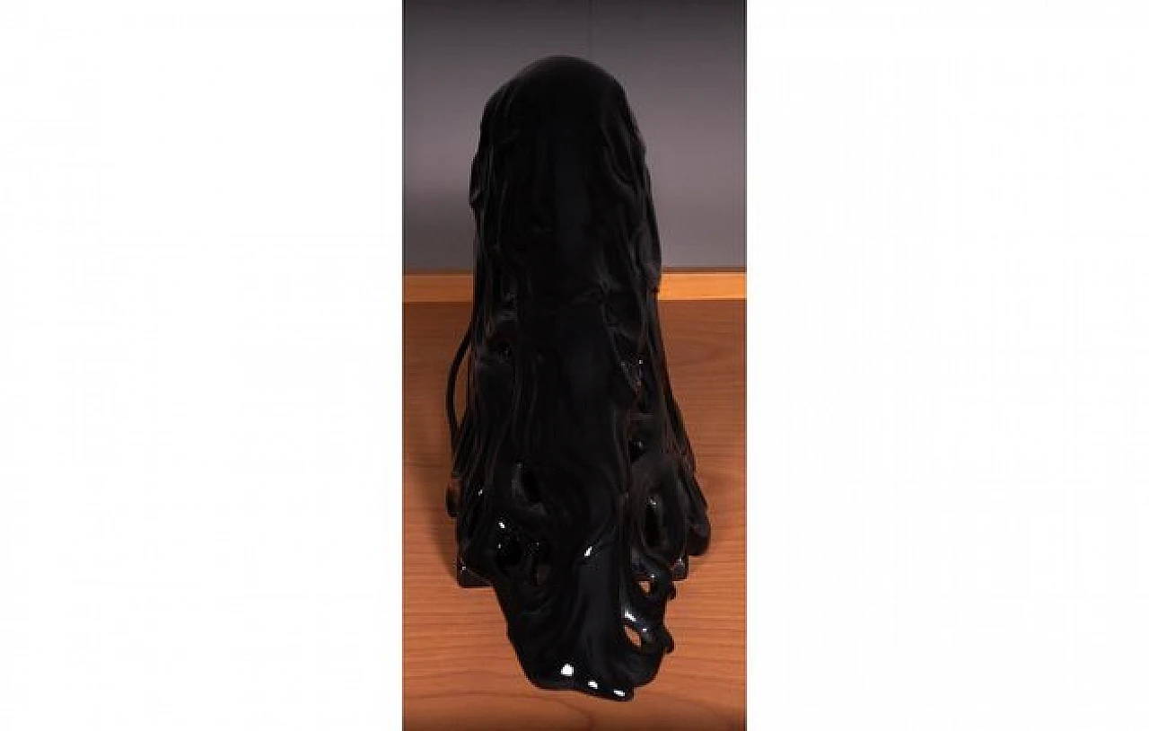 Lampada da tavolo a forma di donna in ceramica nera, anni '90 5