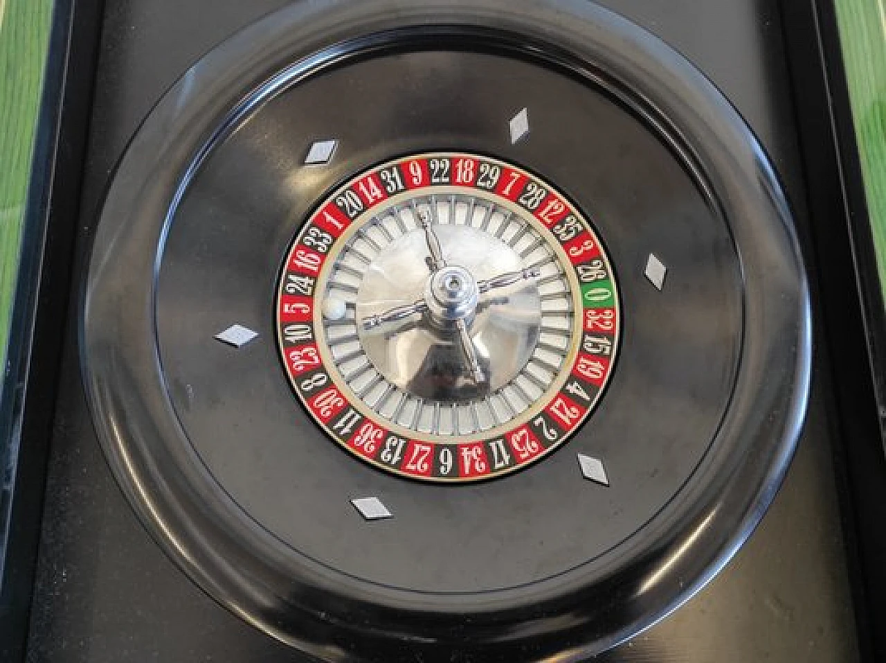 4 Sedie e tavolo da gioco con accessori, anni '80 22