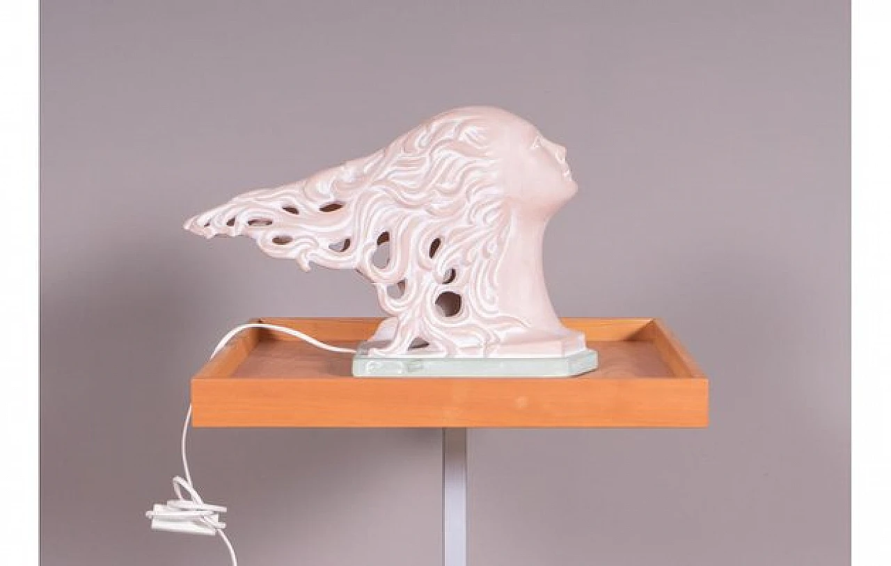 Lampada da tavolo piccola con scultura di donna in ceramica, anni '80 2