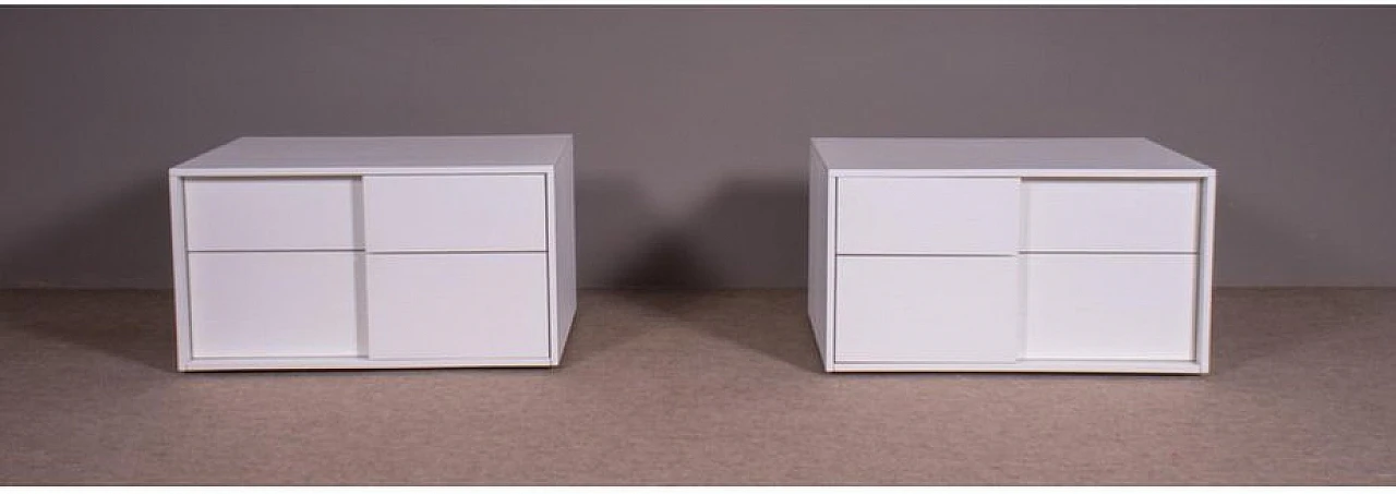 Coppia di comodini in legno a righe con 2 cassetti, anni '80 1