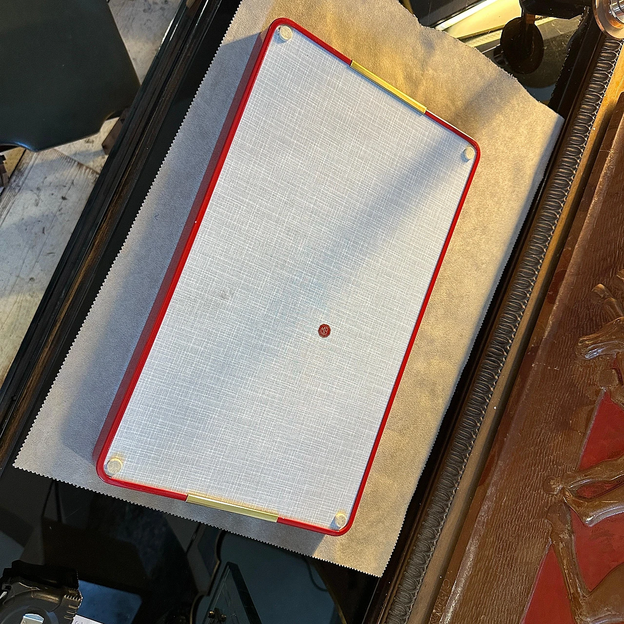 Rectangular metal tray painted gold and red, 1960s 7