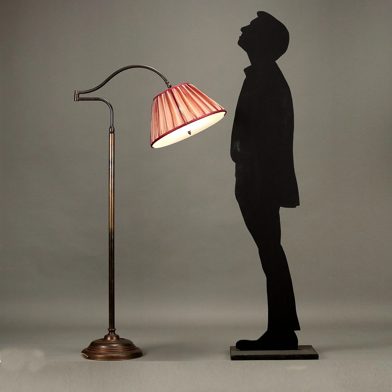Adjustable brass floor lamp with pink fabric lampshade, 1950s 2