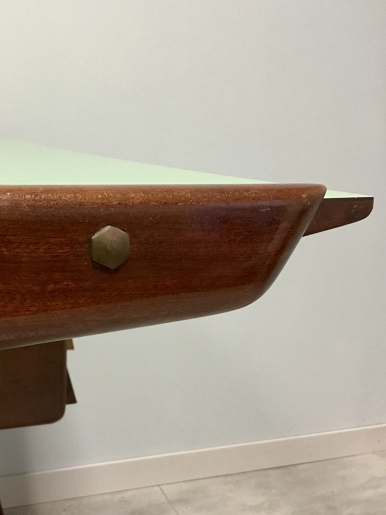 Scrivania in teak e formica multicolore attribuita a Dassi, anni '50 6