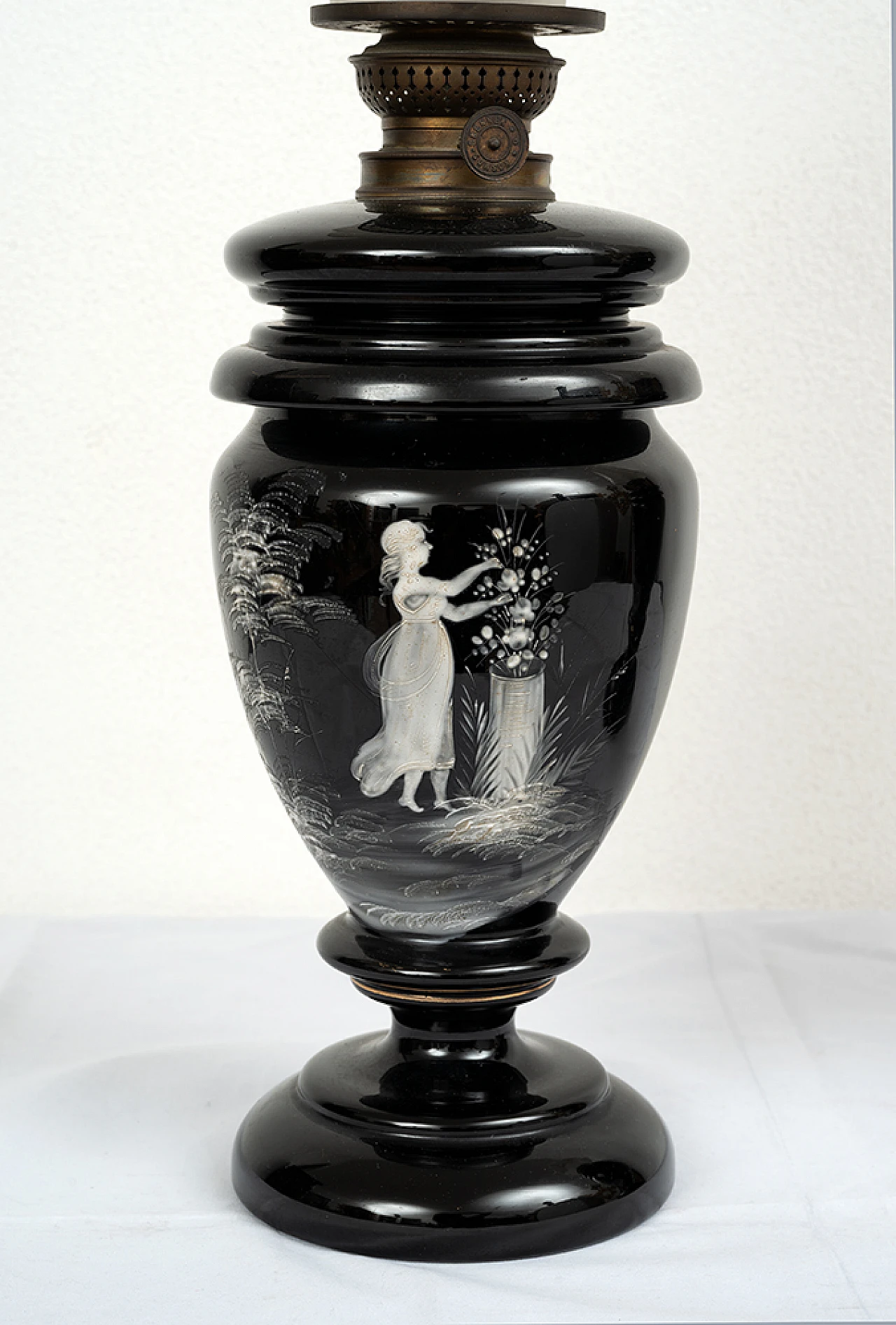 Coppia di lampade a petrolio napoletane in ceramica e vetro, '800 2