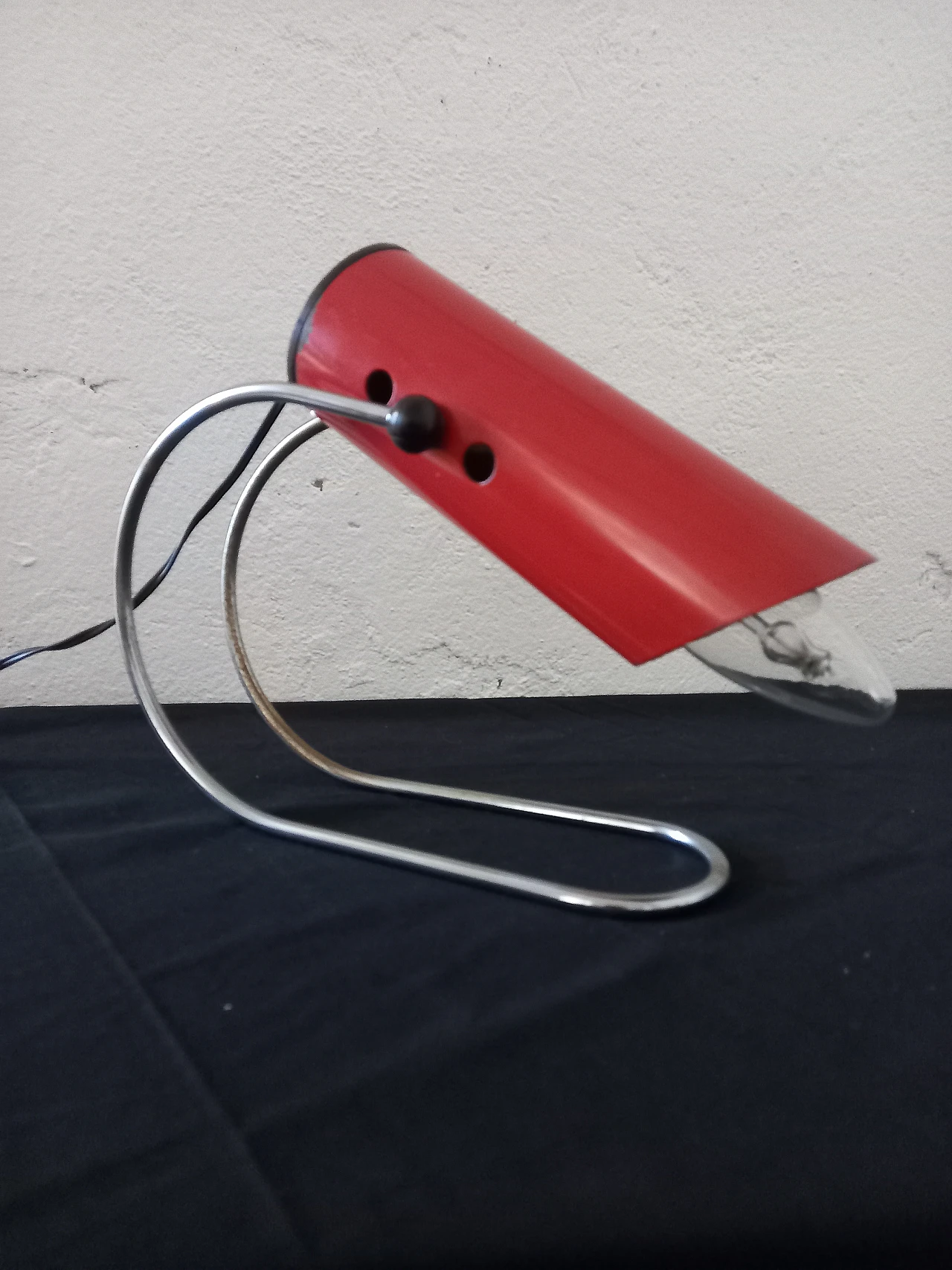 Lacquered metal table lamp attributed to Angelo Lelli, 1970s 1